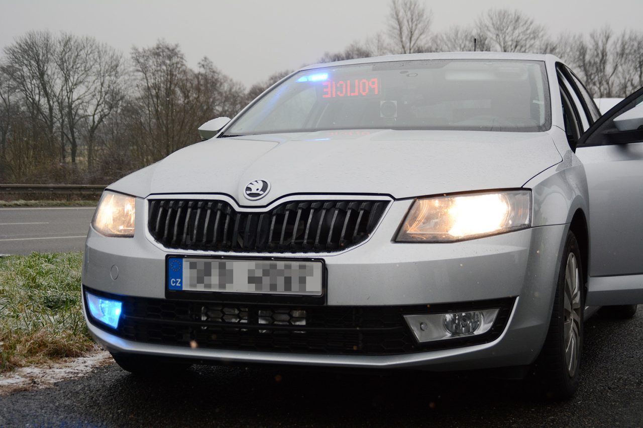 Policejní vůz měřící rychlost